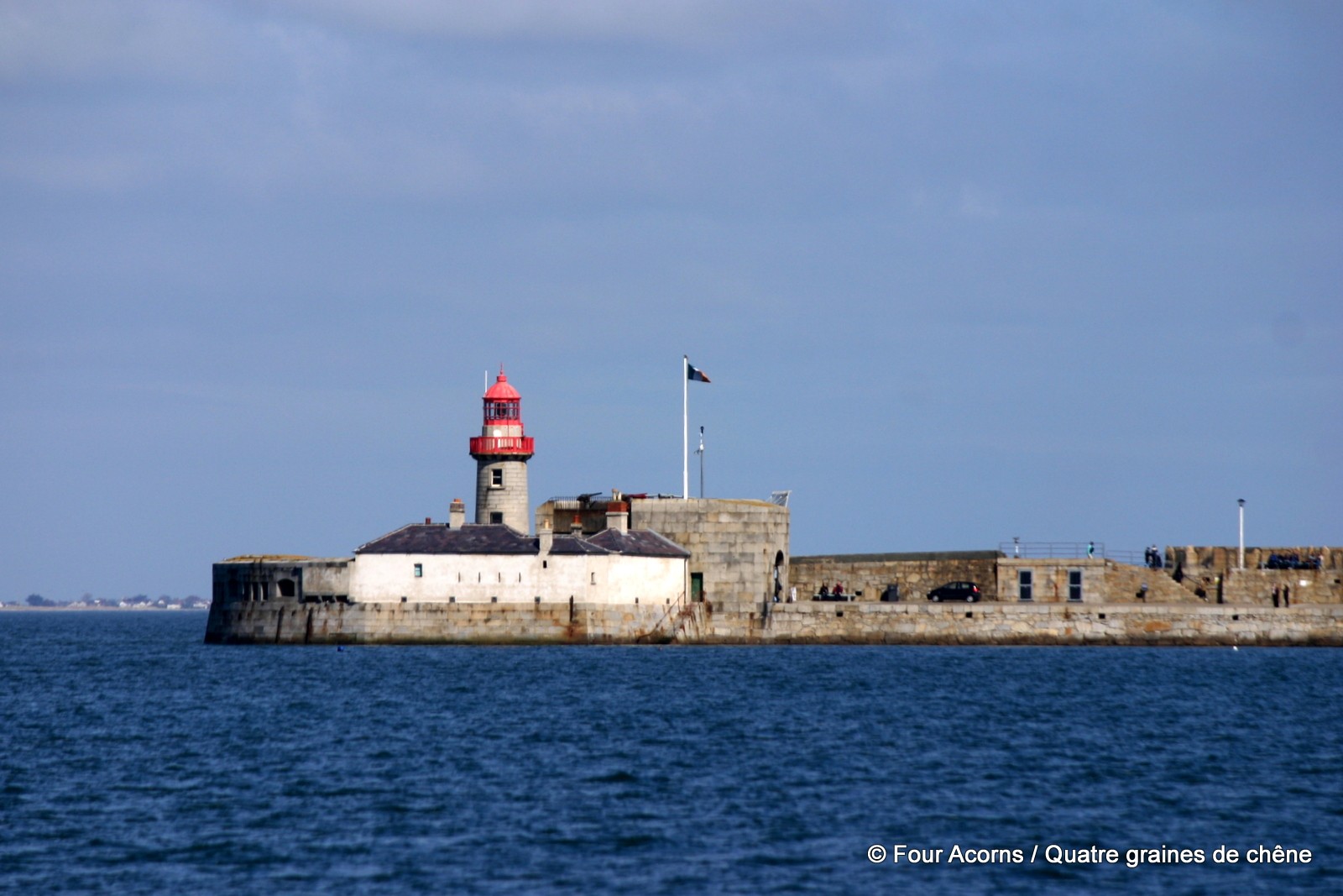 Dún Laoghaire's lighthouse / Le phare de Dún Laoghaire
