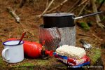 noodles-stove-warm-food-hiking-bushcraft