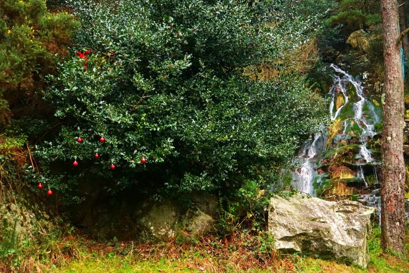 ballinafunshoge-waterfall-glenmalure-wicklow-ireland-red-baubles
