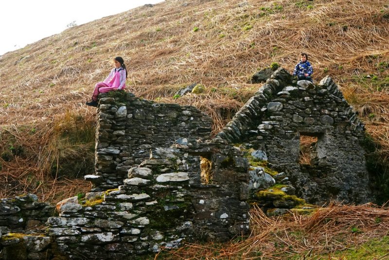 two-children-house-ruins-deserted-village-wicklow-ireland